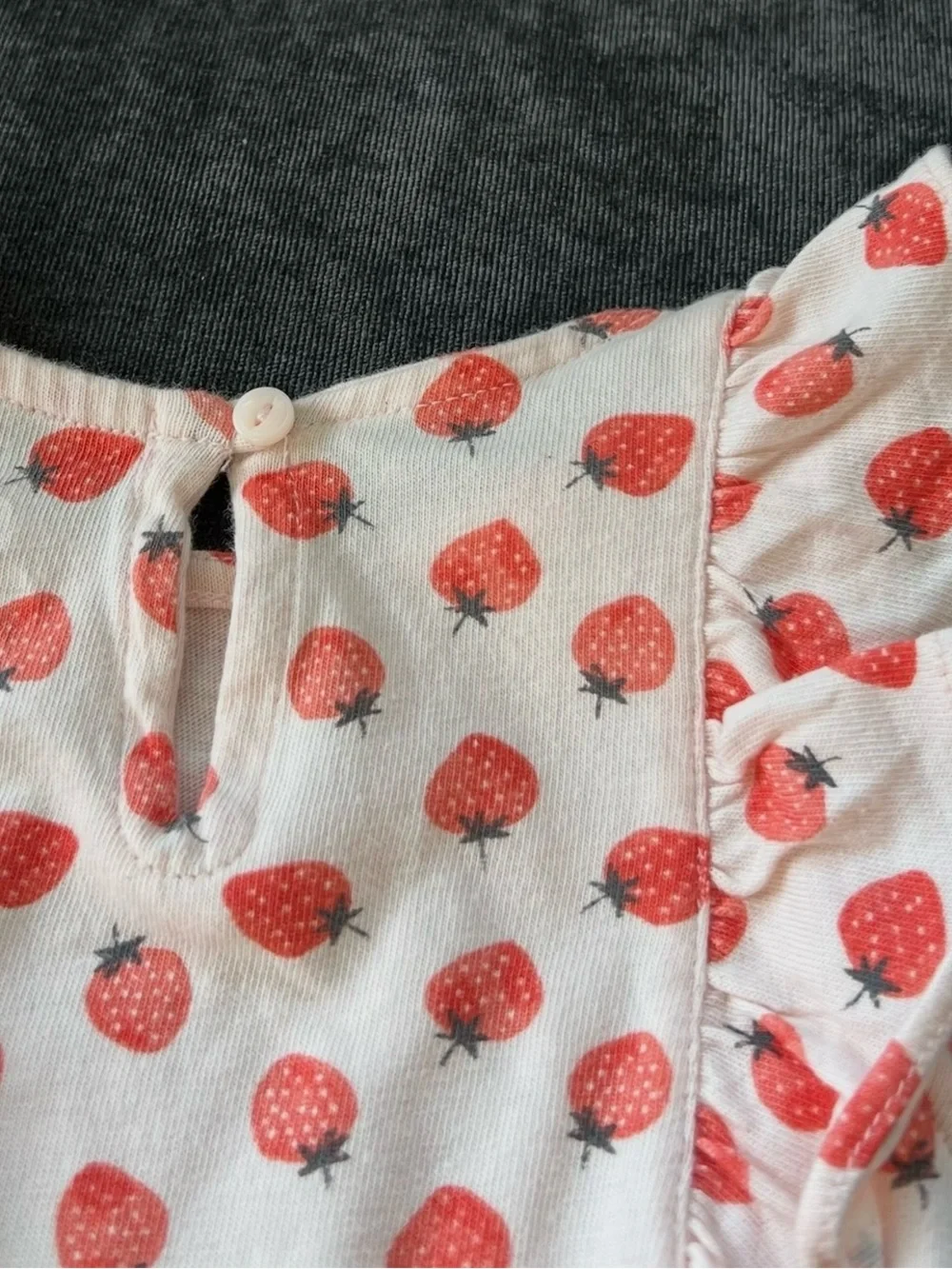 Baby Gap Girls Strawberry Print Ruffle Jumpsuit Size 12-18 Months